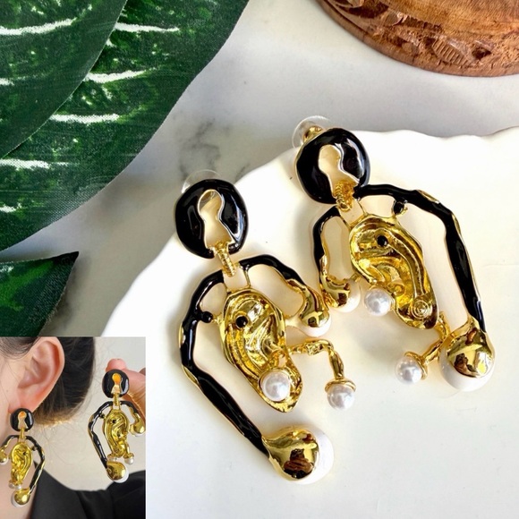 Jewelry - Schiaparelli Inspired Anatomy Ear Gold Tone Earrings Huge Pearl Keyhole Jewelry